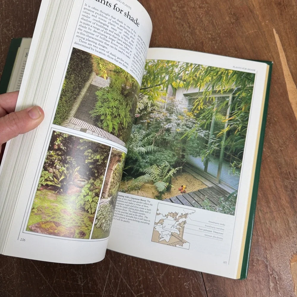 John Brookes The Garden‎ Book Designing Creating Maintaining Your Garden